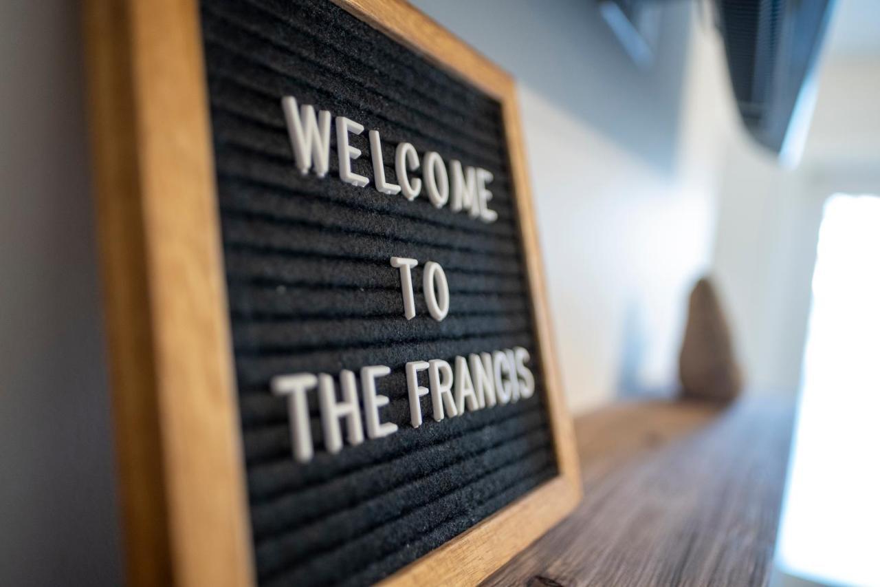 The Francis Boutique Inn Ucluelet Esterno foto