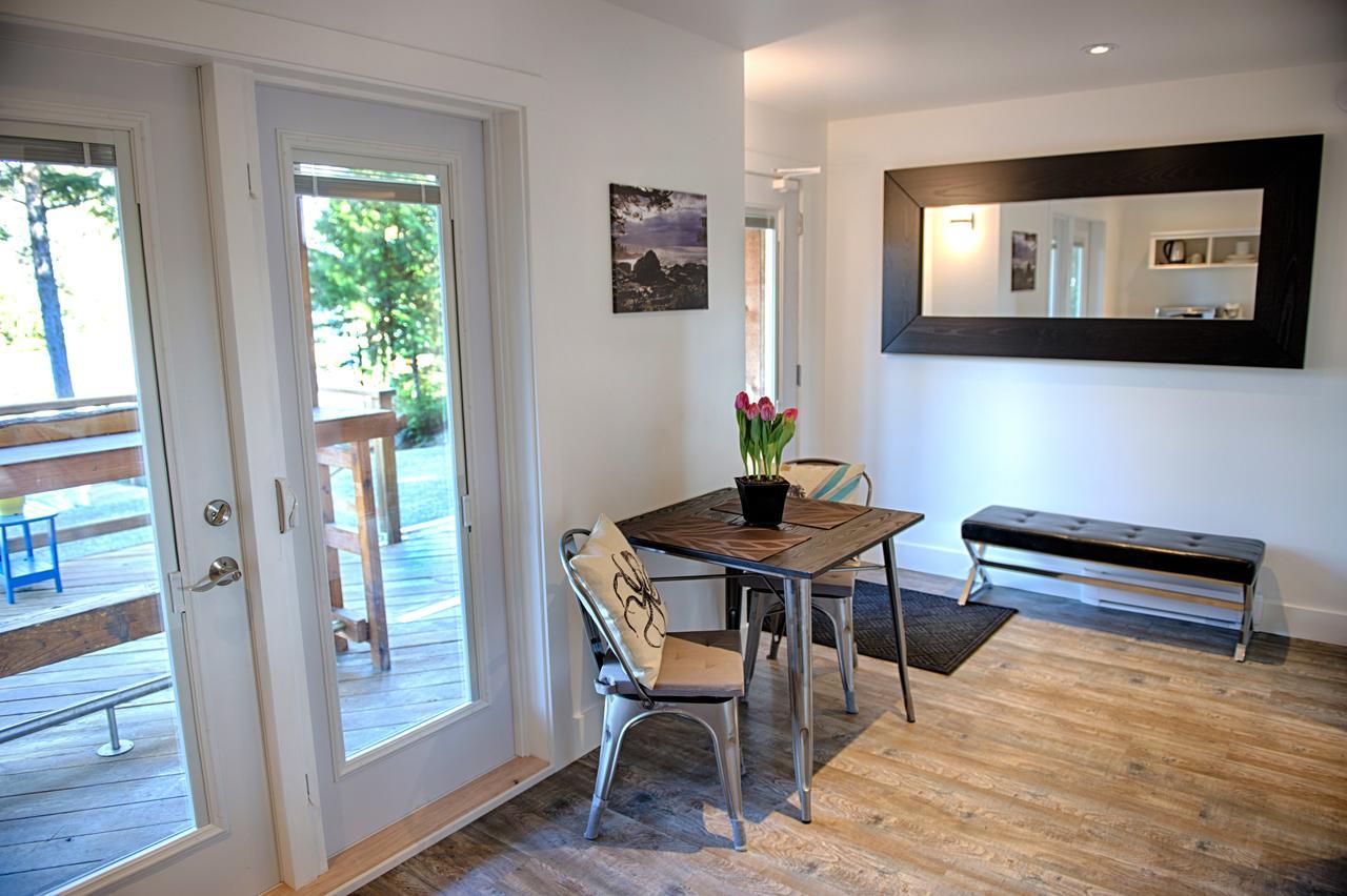 The Francis Boutique Inn Ucluelet Esterno foto